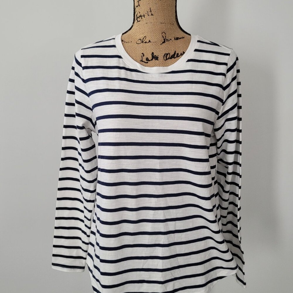 Old Navy Women's Everywear Stripe Crew Neck T-Shirt White with Blue Stripes NWT